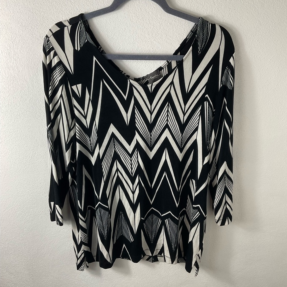 Chico’s Travelers B&W Top Sz 1 (M)